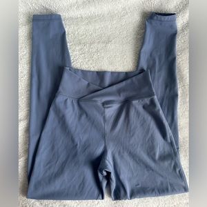 Alphalete leggings medium